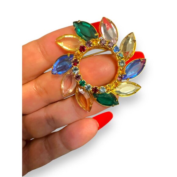 Vintage Multicolor Crystal Circle Brooch Cadmium Uranium Glass Glow 1 7/8” - Picture 8 of 10